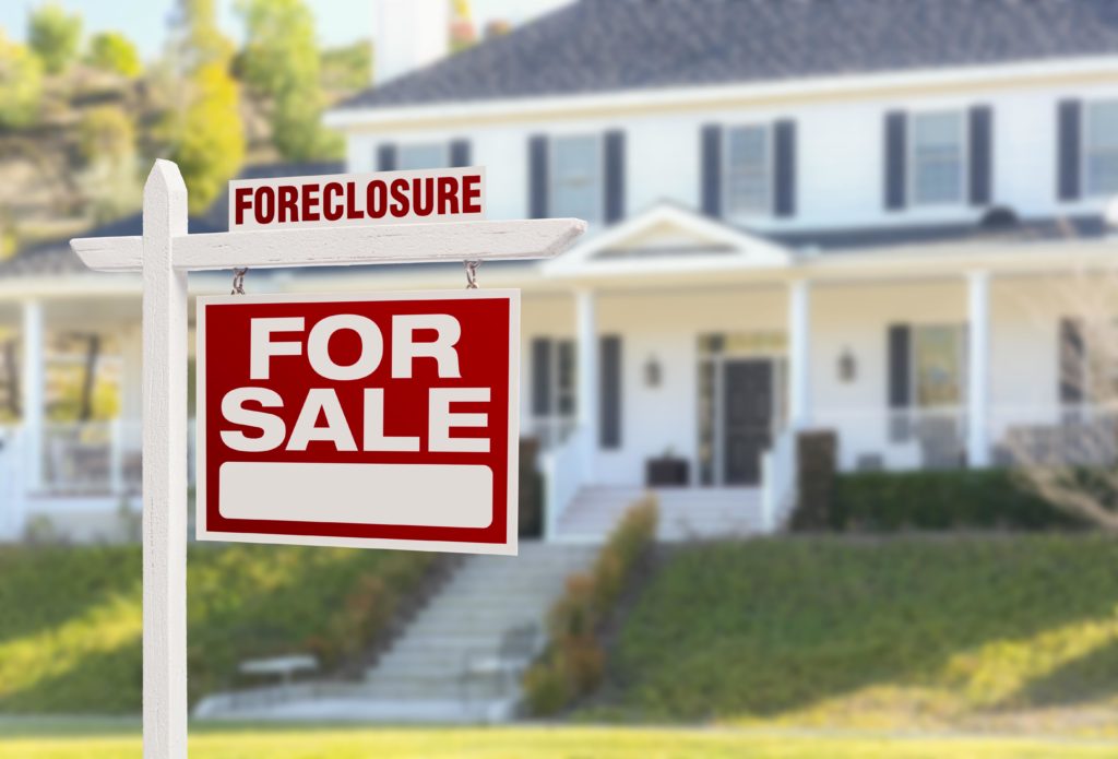 Foreclosed home in need of foreclosure clean out services in Southington, CT